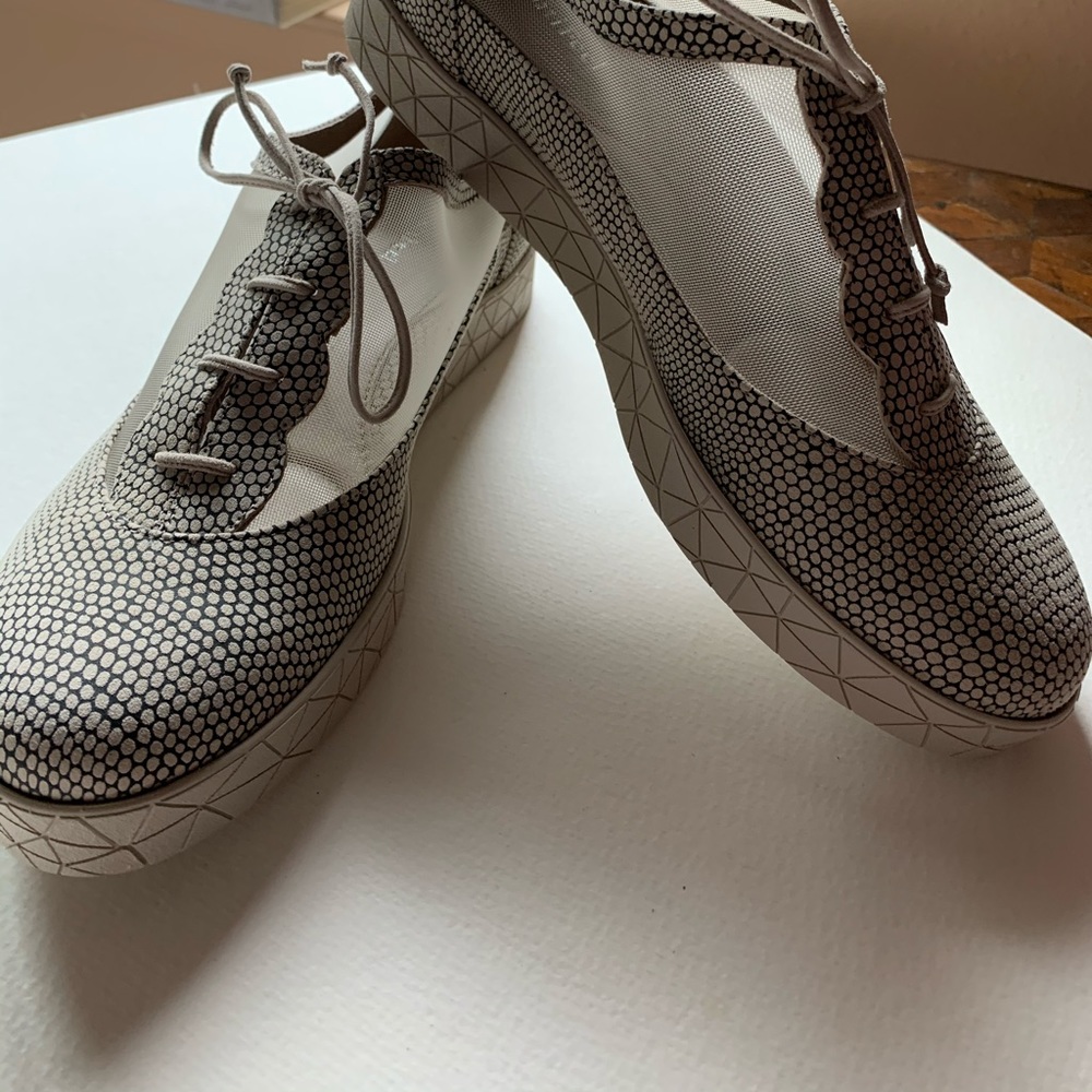 BEAUTIFEEL SNEAKERS ivory/black suede NIB 27-7 US